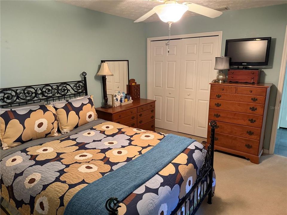 For Sale: $159,000 (2 beds, 2 baths, 1243 Square Feet)