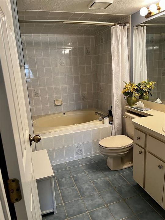 For Sale: $159,000 (2 beds, 2 baths, 1243 Square Feet)