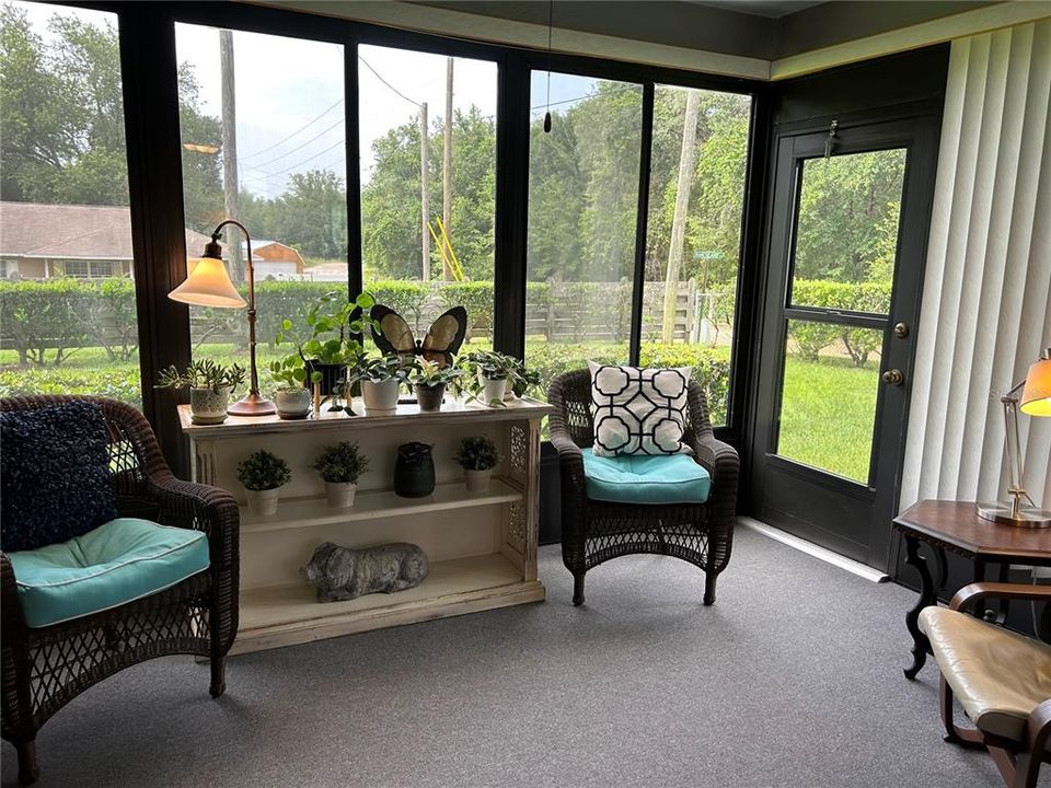 For Sale: $159,000 (2 beds, 2 baths, 1243 Square Feet)