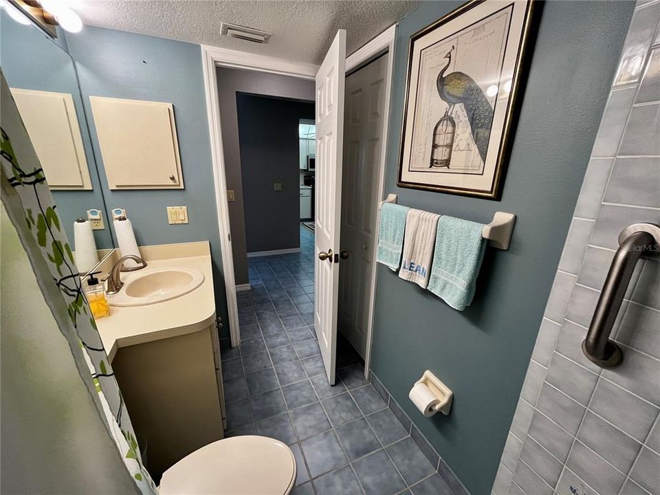 For Sale: $159,000 (2 beds, 2 baths, 1243 Square Feet)