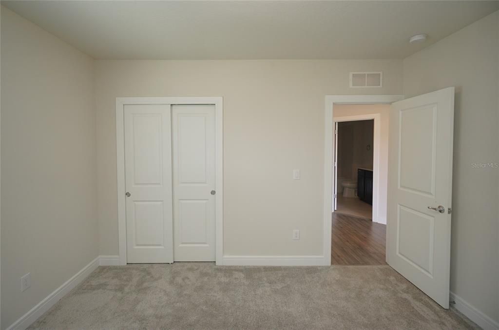 For Rent: $2,650 (4 beds, 2 baths, 2164 Square Feet)