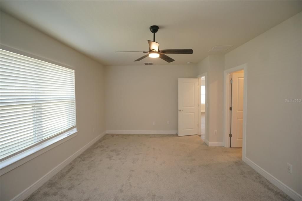 For Rent: $2,650 (4 beds, 2 baths, 2164 Square Feet)