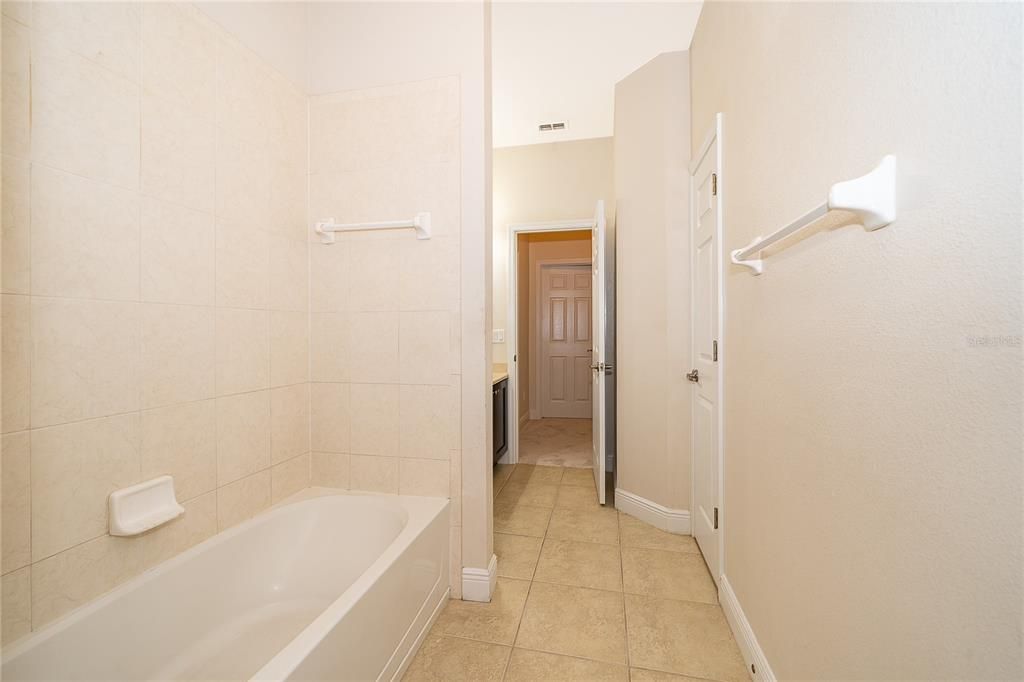 For Sale: $309,850 (3 beds, 2 baths, 1663 Square Feet)