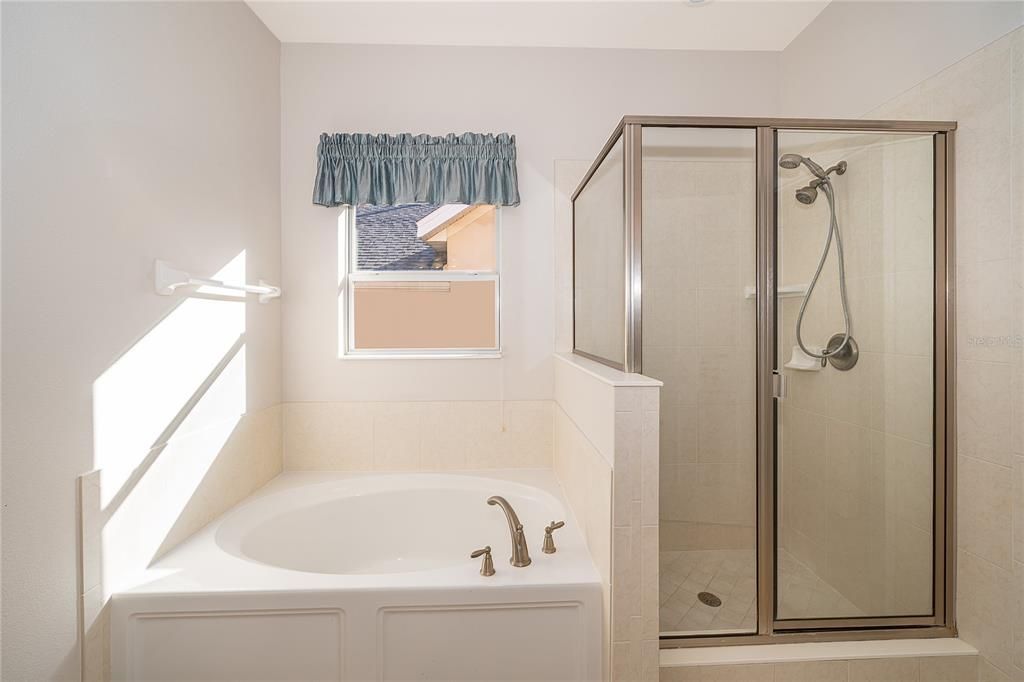 For Sale: $309,850 (3 beds, 2 baths, 1663 Square Feet)