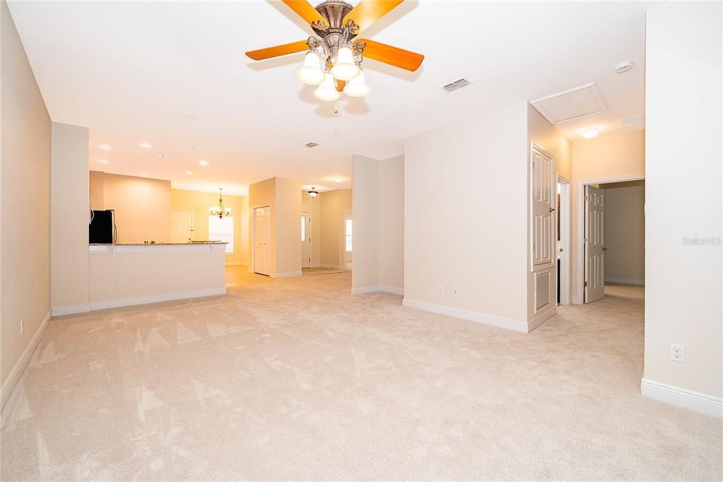 For Sale: $309,850 (3 beds, 2 baths, 1663 Square Feet)