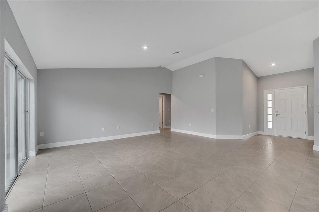 En Venta: $338,900 (4 camas, 2 baños, 1814 Pies cuadrados)