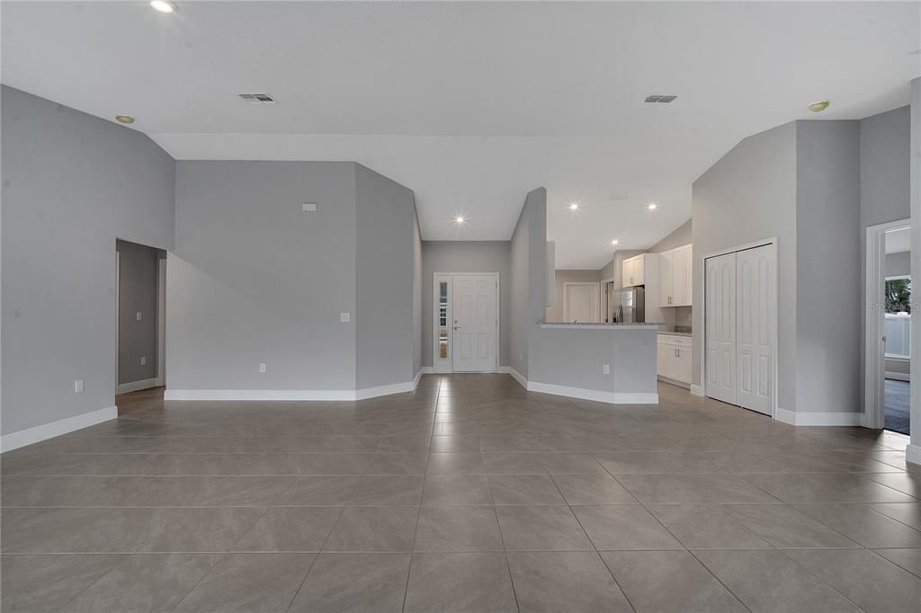 En Venta: $338,900 (4 camas, 2 baños, 1814 Pies cuadrados)