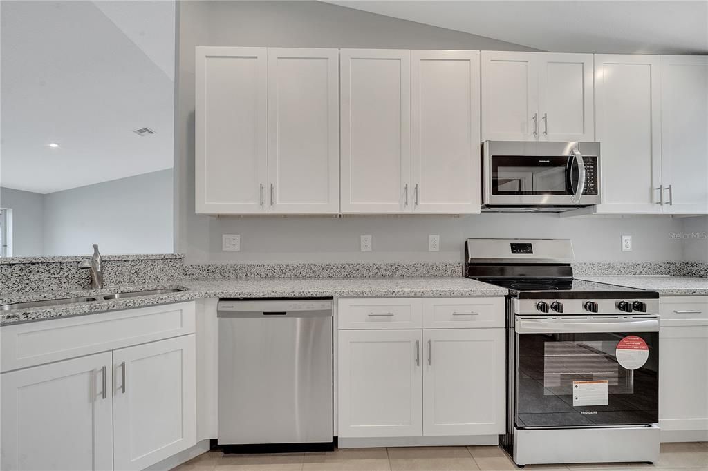 En Venta: $338,900 (4 camas, 2 baños, 1814 Pies cuadrados)