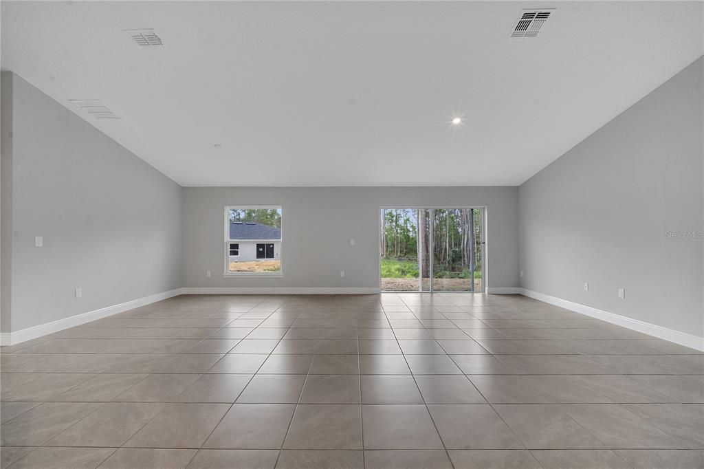 En Venta: $338,900 (4 camas, 2 baños, 1814 Pies cuadrados)