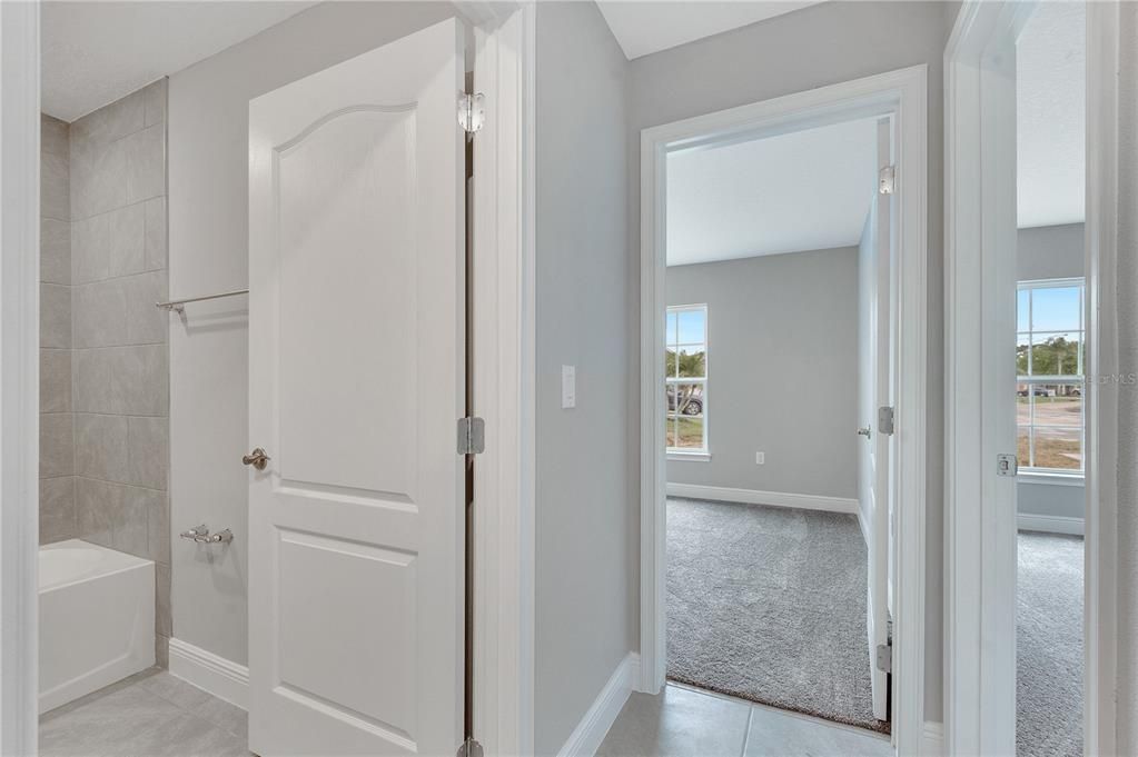 En Venta: $338,900 (4 camas, 2 baños, 1814 Pies cuadrados)