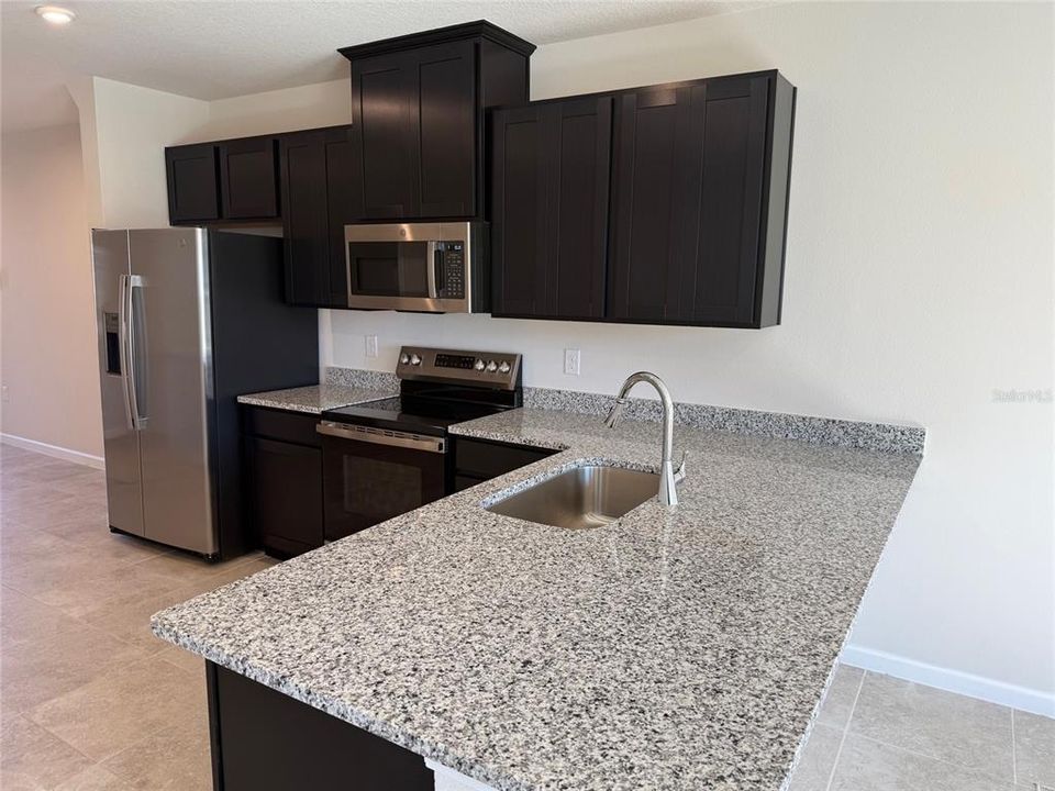 En Venta: $269,000 (3 camas, 2 baños, 1445 Pies cuadrados)