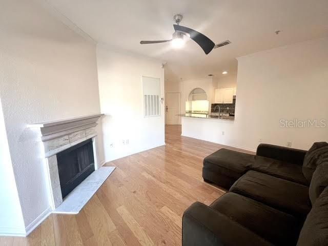 En Renta: $1,950 (2 camas, 2 baños, 1070 Pies cuadrados)