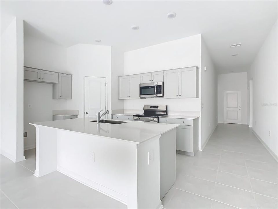 For Rent: $2,000 (3 beds, 2 baths, 1555 Square Feet)