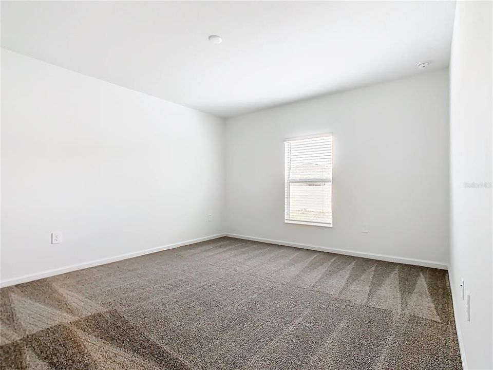 For Rent: $2,000 (3 beds, 2 baths, 1555 Square Feet)