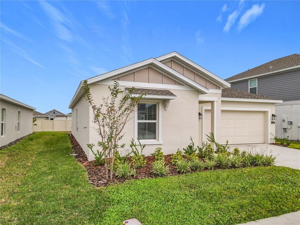 For Rent: $2,000 (3 beds, 2 baths, 1555 Square Feet)