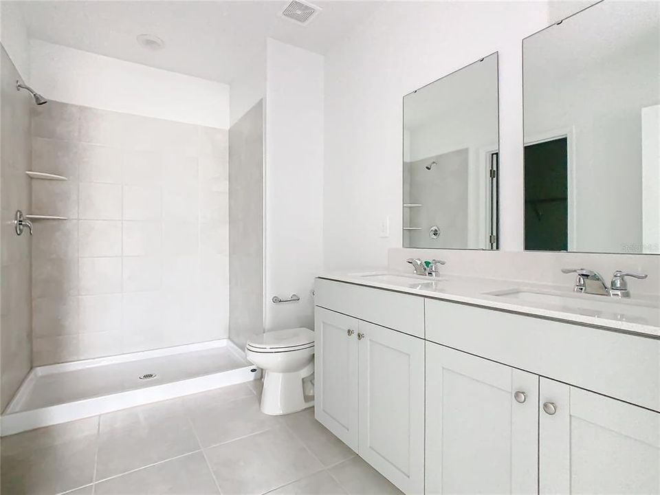 For Rent: $2,000 (3 beds, 2 baths, 1555 Square Feet)