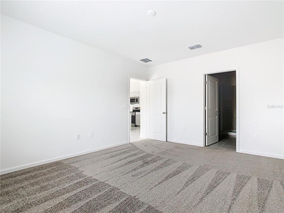 For Rent: $2,000 (3 beds, 2 baths, 1555 Square Feet)