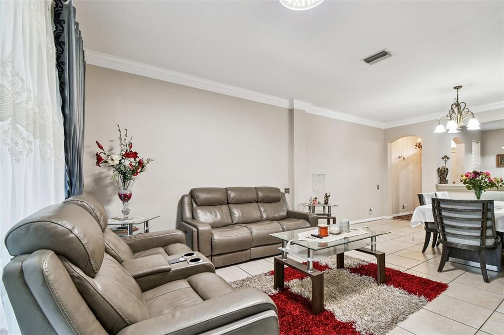 На продажу: $375,000 (2 спален, 2 ванн, 1731 Квадратных фут)