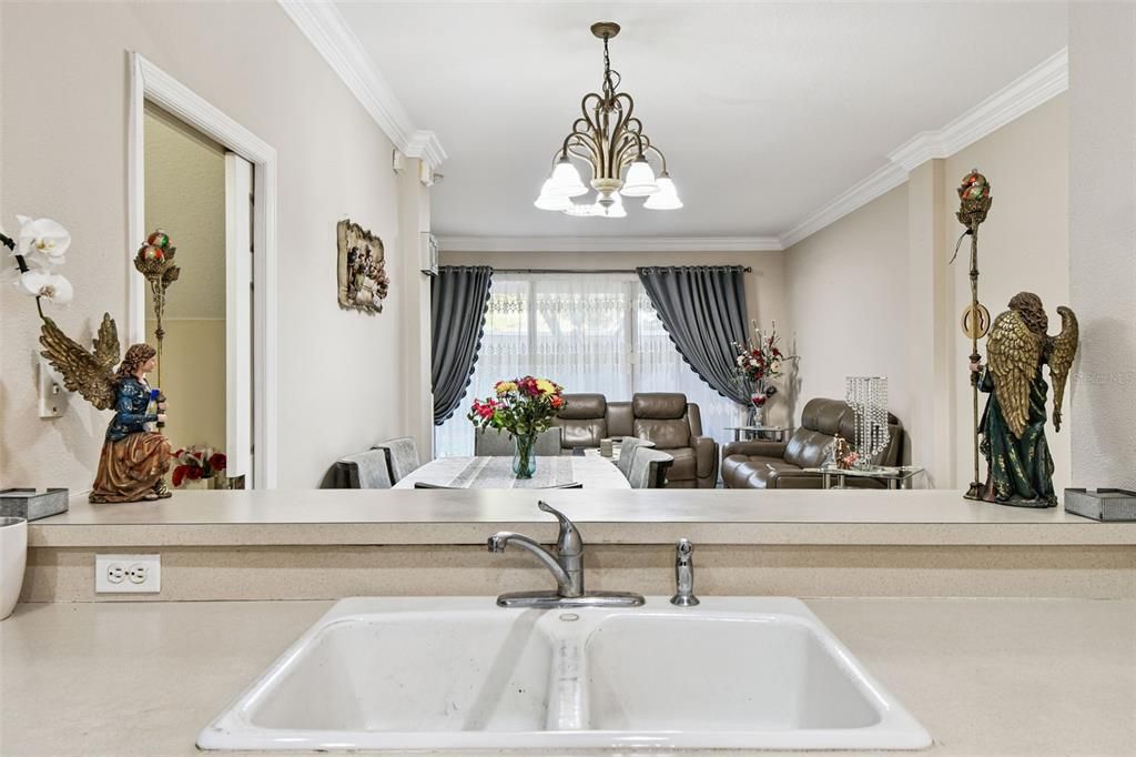 На продажу: $375,000 (2 спален, 2 ванн, 1731 Квадратных фут)