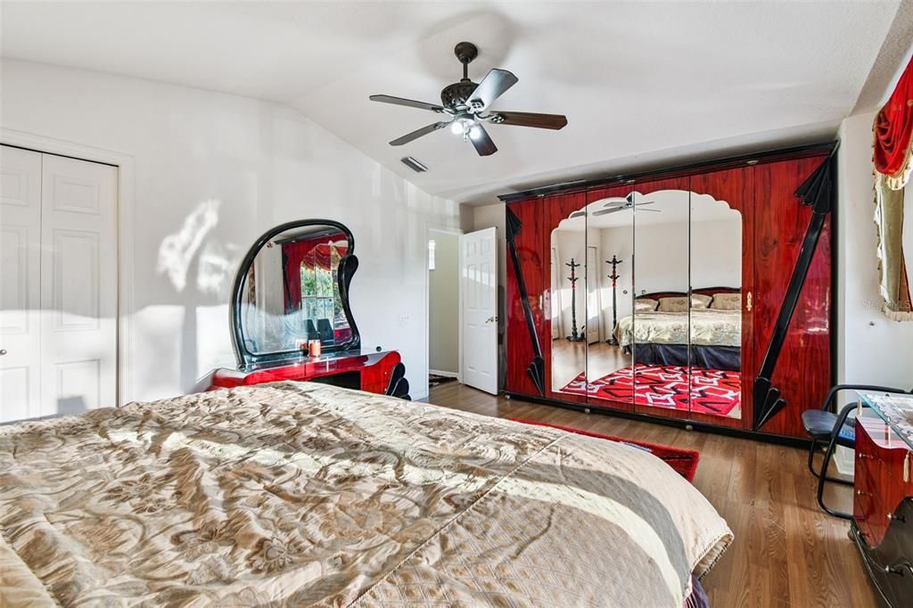 На продажу: $375,000 (2 спален, 2 ванн, 1731 Квадратных фут)