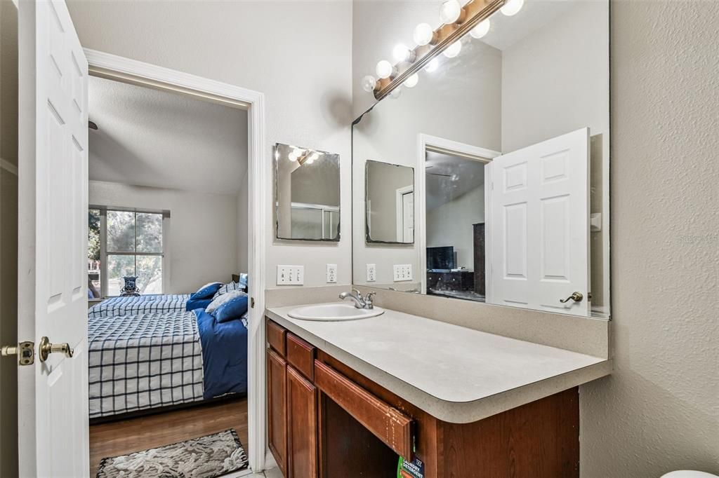 На продажу: $375,000 (2 спален, 2 ванн, 1731 Квадратных фут)