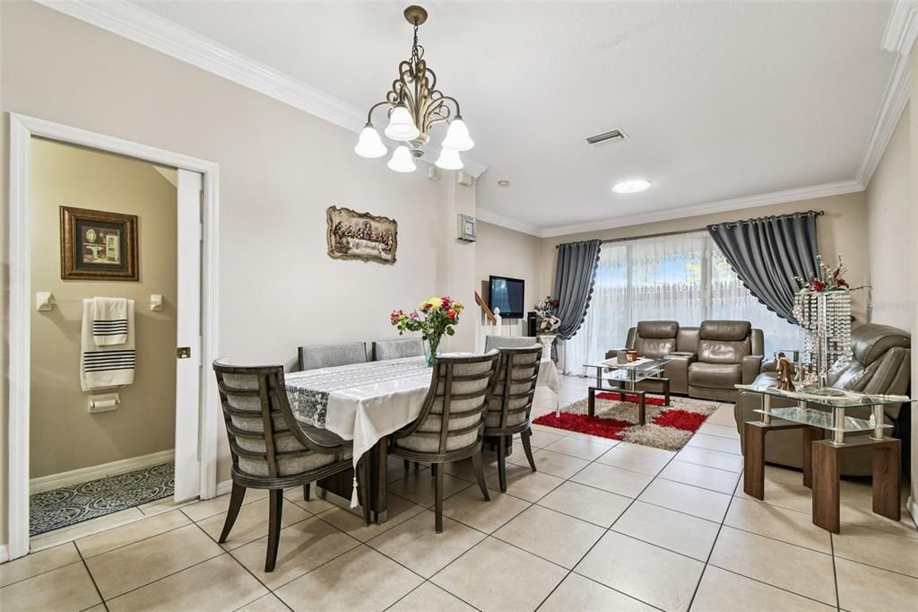 На продажу: $375,000 (2 спален, 2 ванн, 1731 Квадратных фут)