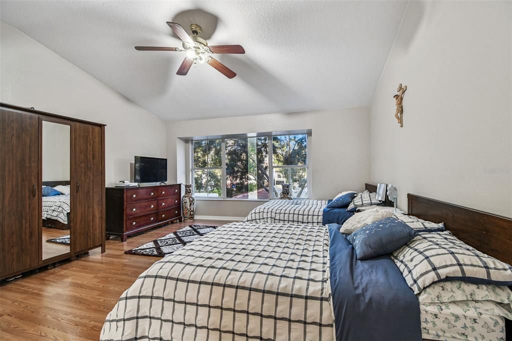 На продажу: $375,000 (2 спален, 2 ванн, 1731 Квадратных фут)