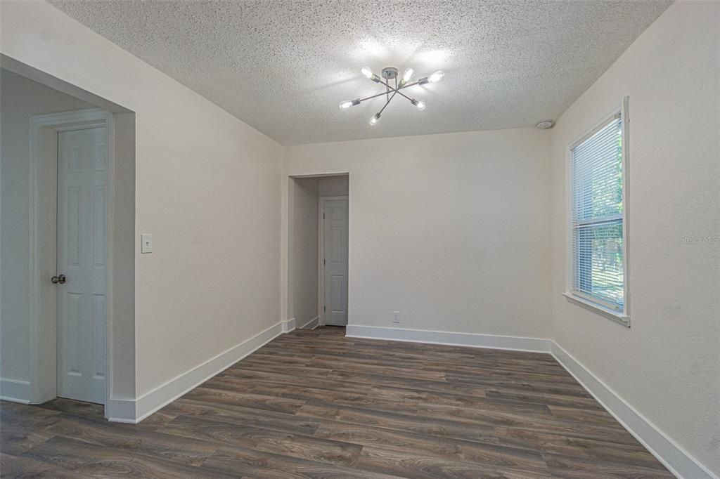 Active With Contract: $2,500 (3 beds, 2 baths, 1020 Square Feet)