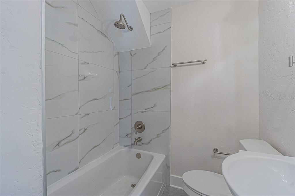 Active With Contract: $2,500 (3 beds, 2 baths, 1020 Square Feet)