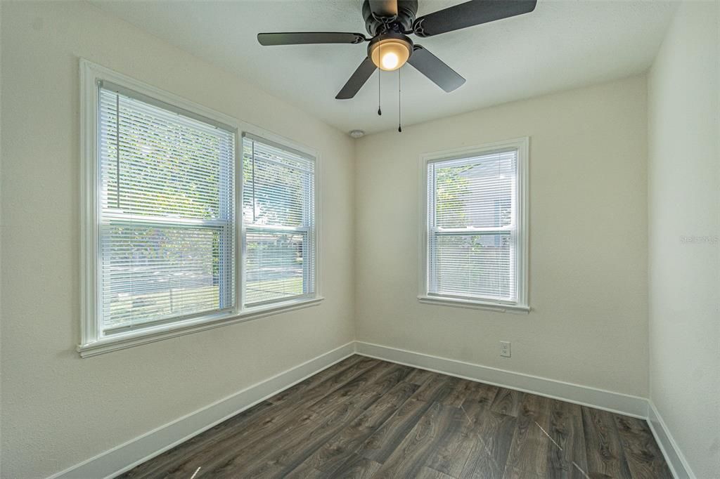 Active With Contract: $2,500 (3 beds, 2 baths, 1020 Square Feet)