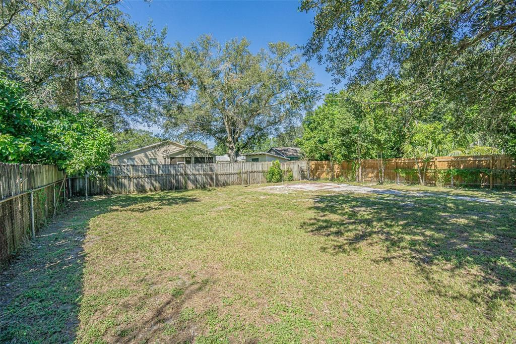 Active With Contract: $2,500 (3 beds, 2 baths, 1020 Square Feet)