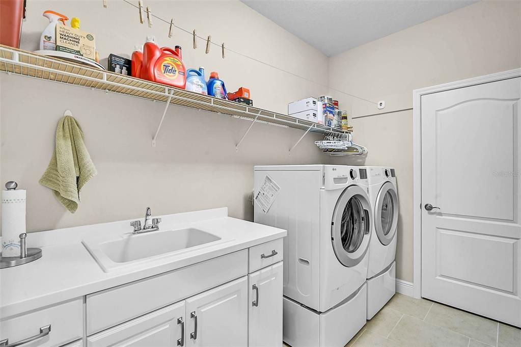 For Sale: $525,000 (3 beds, 2 baths, 2066 Square Feet)