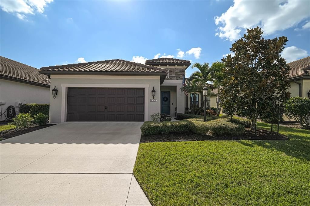 For Sale: $525,000 (3 beds, 2 baths, 2066 Square Feet)