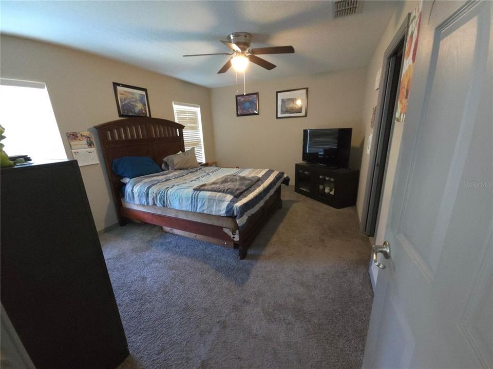 На продажу: $250,000 (3 спален, 2 ванн, 1390 Квадратных фут)