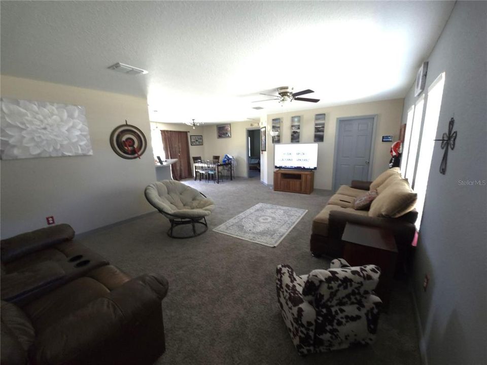 На продажу: $250,000 (3 спален, 2 ванн, 1390 Квадратных фут)