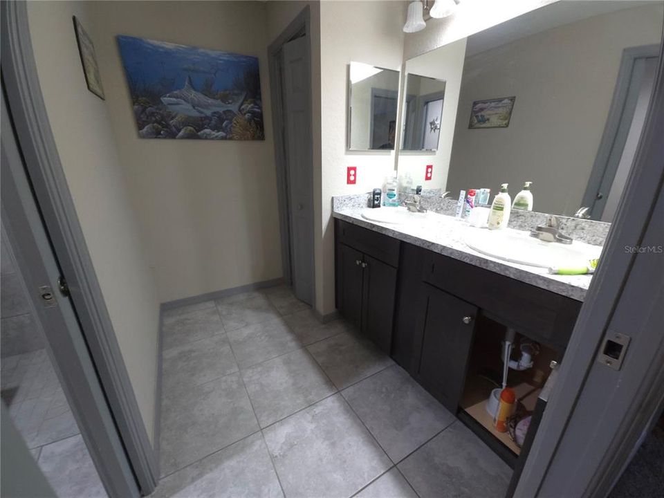 На продажу: $250,000 (3 спален, 2 ванн, 1390 Квадратных фут)