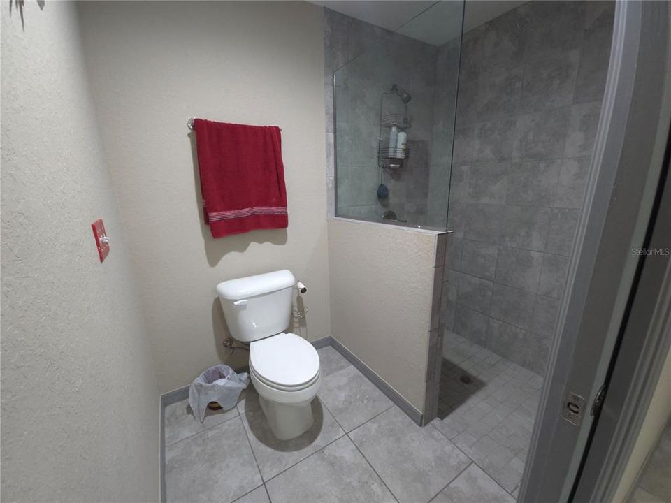 На продажу: $250,000 (3 спален, 2 ванн, 1390 Квадратных фут)