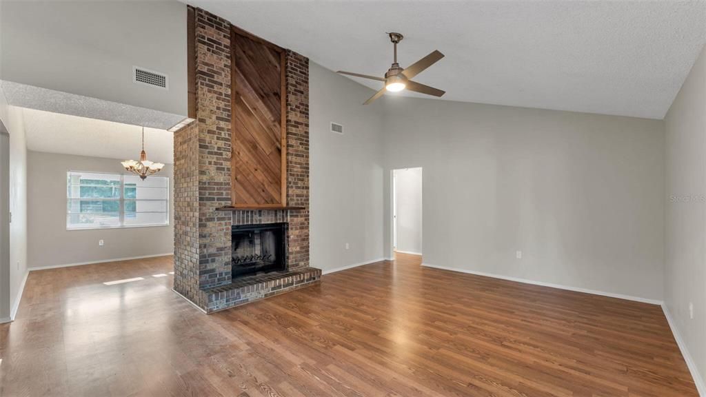 For Sale: $339,000 (4 beds, 2 baths, 1586 Square Feet)