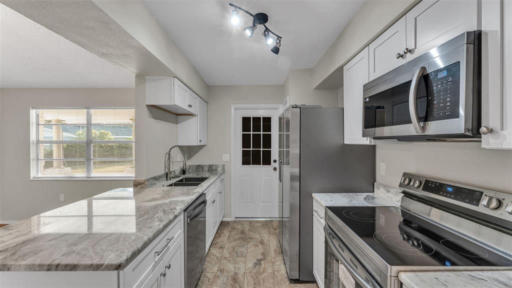 For Sale: $339,000 (4 beds, 2 baths, 1586 Square Feet)