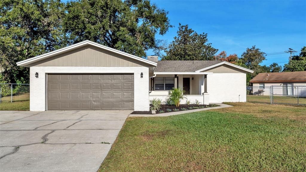 For Sale: $339,000 (4 beds, 2 baths, 1586 Square Feet)