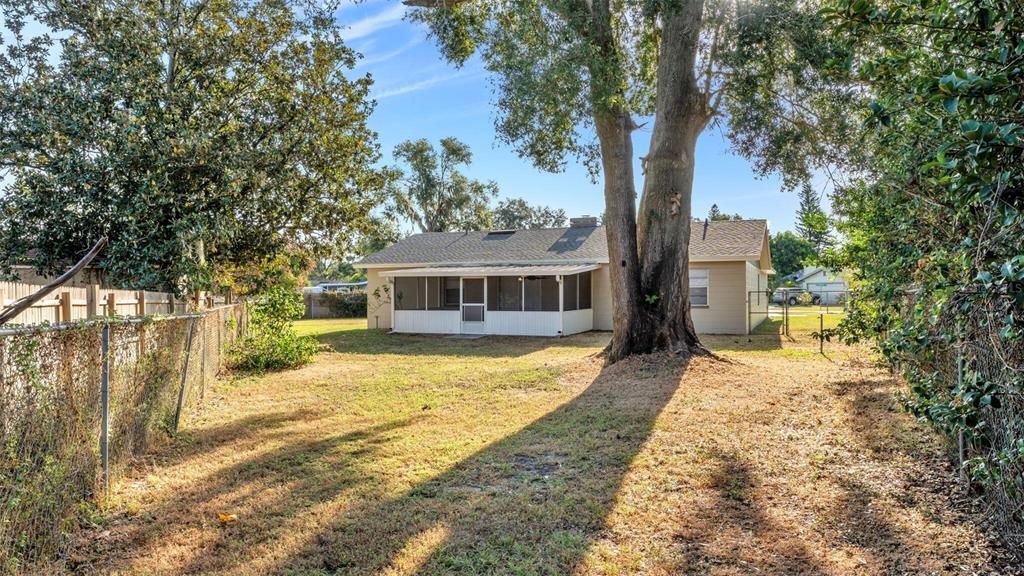 For Sale: $339,000 (4 beds, 2 baths, 1586 Square Feet)