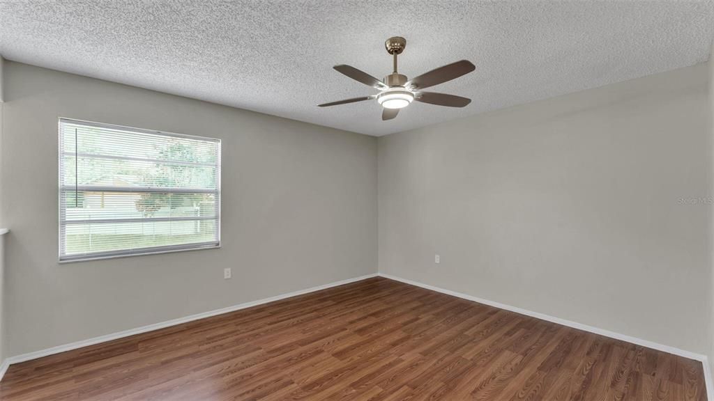 For Sale: $339,000 (4 beds, 2 baths, 1586 Square Feet)