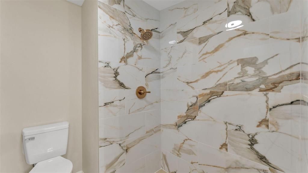 For Sale: $339,000 (4 beds, 2 baths, 1586 Square Feet)