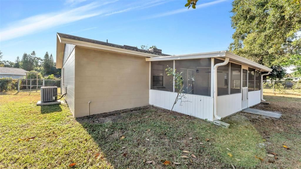 For Sale: $339,000 (4 beds, 2 baths, 1586 Square Feet)