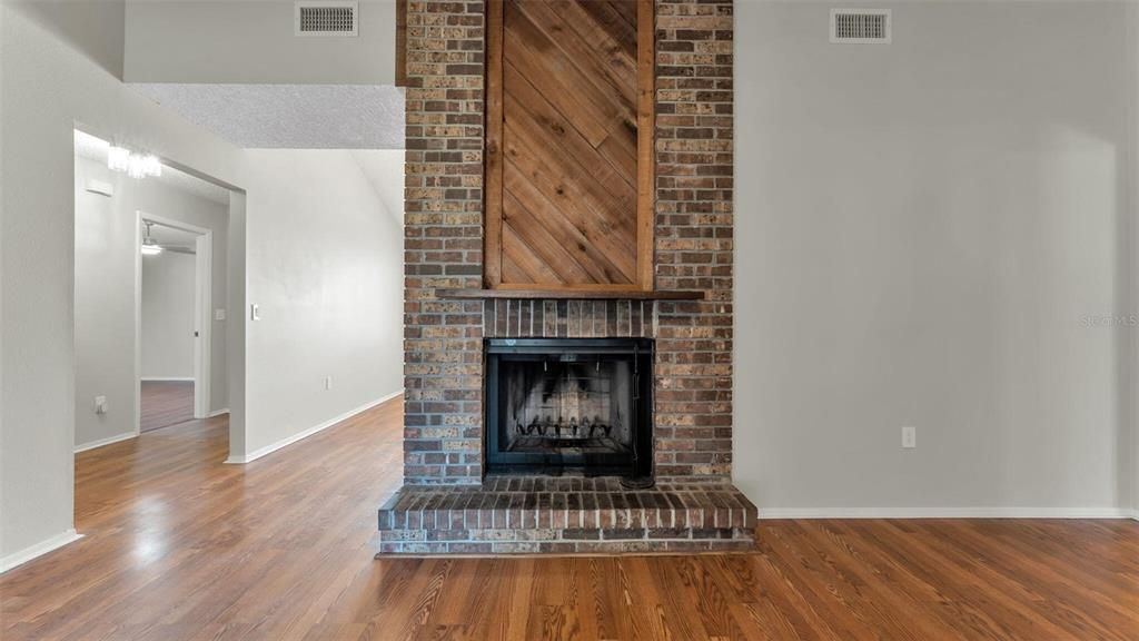 For Sale: $339,000 (4 beds, 2 baths, 1586 Square Feet)