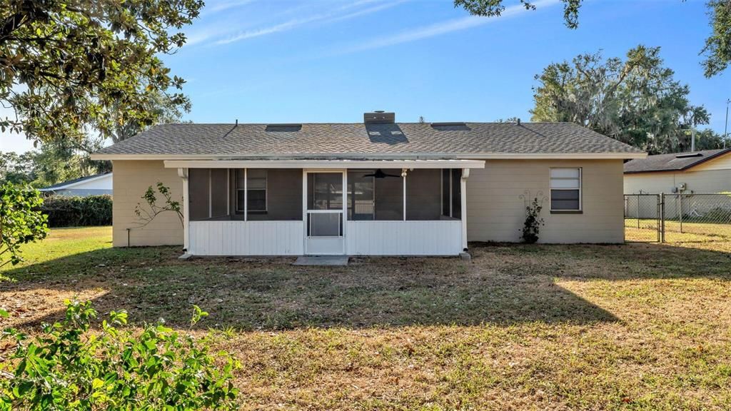 For Sale: $339,000 (4 beds, 2 baths, 1586 Square Feet)