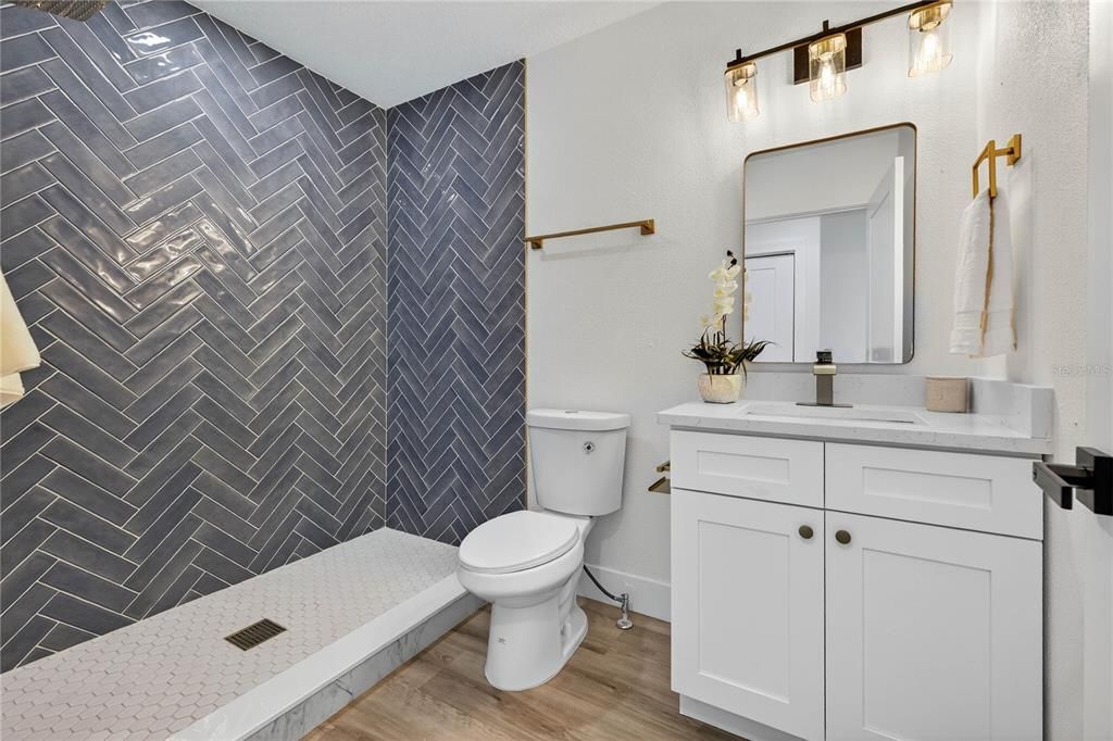 合同活跃: $423,900 (4 贝兹, 2 浴室, 1502 平方英尺)