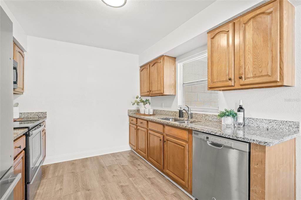 Active With Contract: $359,900 (4 beds, 2 baths, 1136 Square Feet)