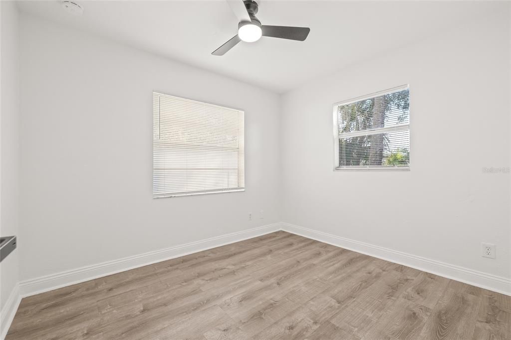 Active With Contract: $359,900 (4 beds, 2 baths, 1136 Square Feet)