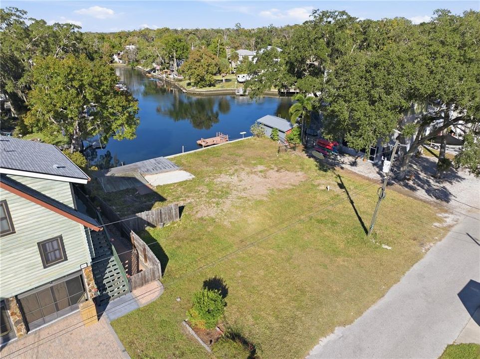 En Venta: $329,000 (0.10 acres)